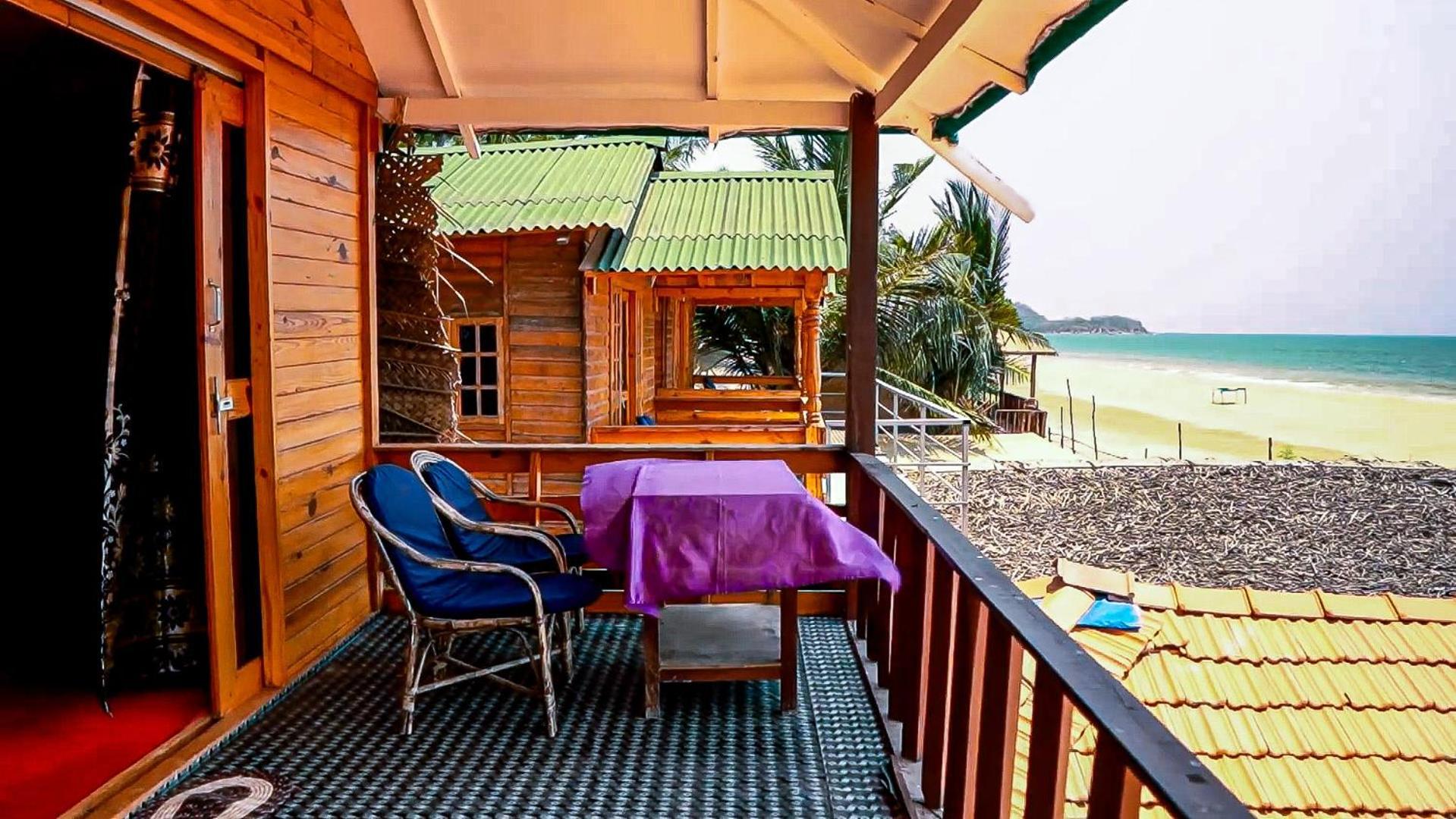 Hotel Om Sai Beach Huts Agonda Esterno foto